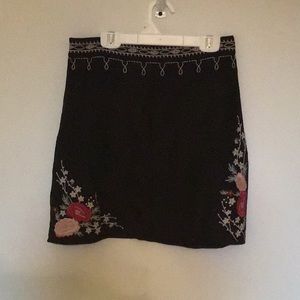 Floral embroidered skirt